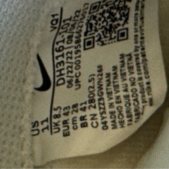Nike White Athletic Shoes - Picture 3 of 7